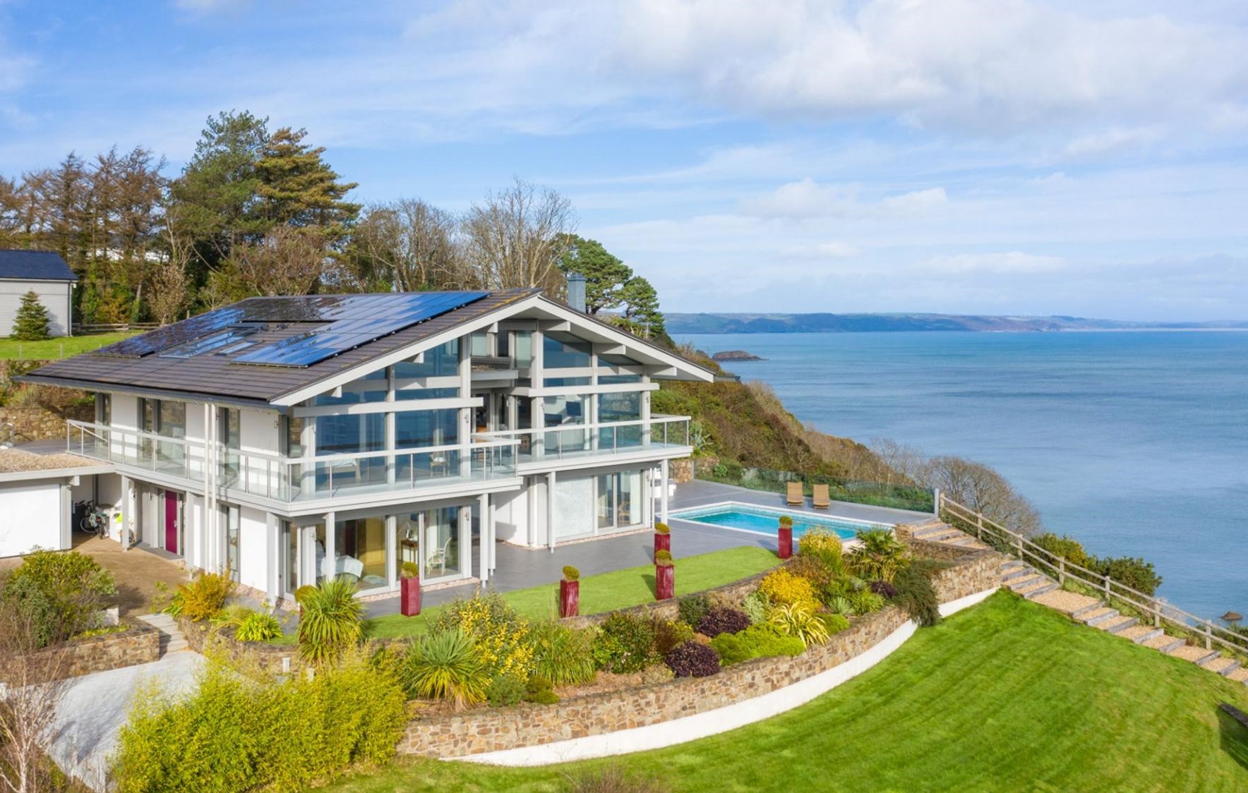 Waterside Living Henley Royal Regatta Fine & Country