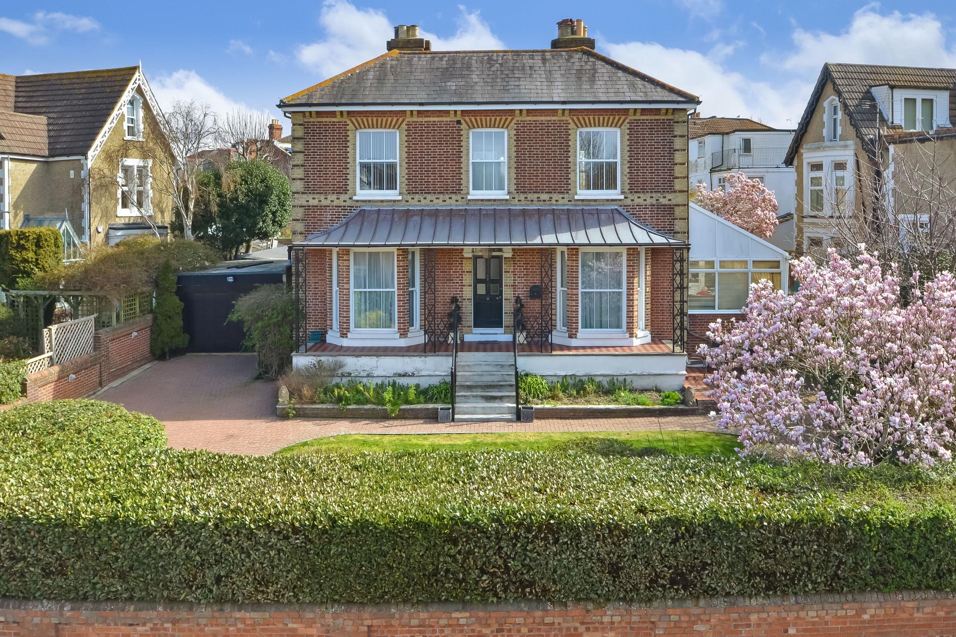 Waterside Living Henley Royal Regatta Fine & Country