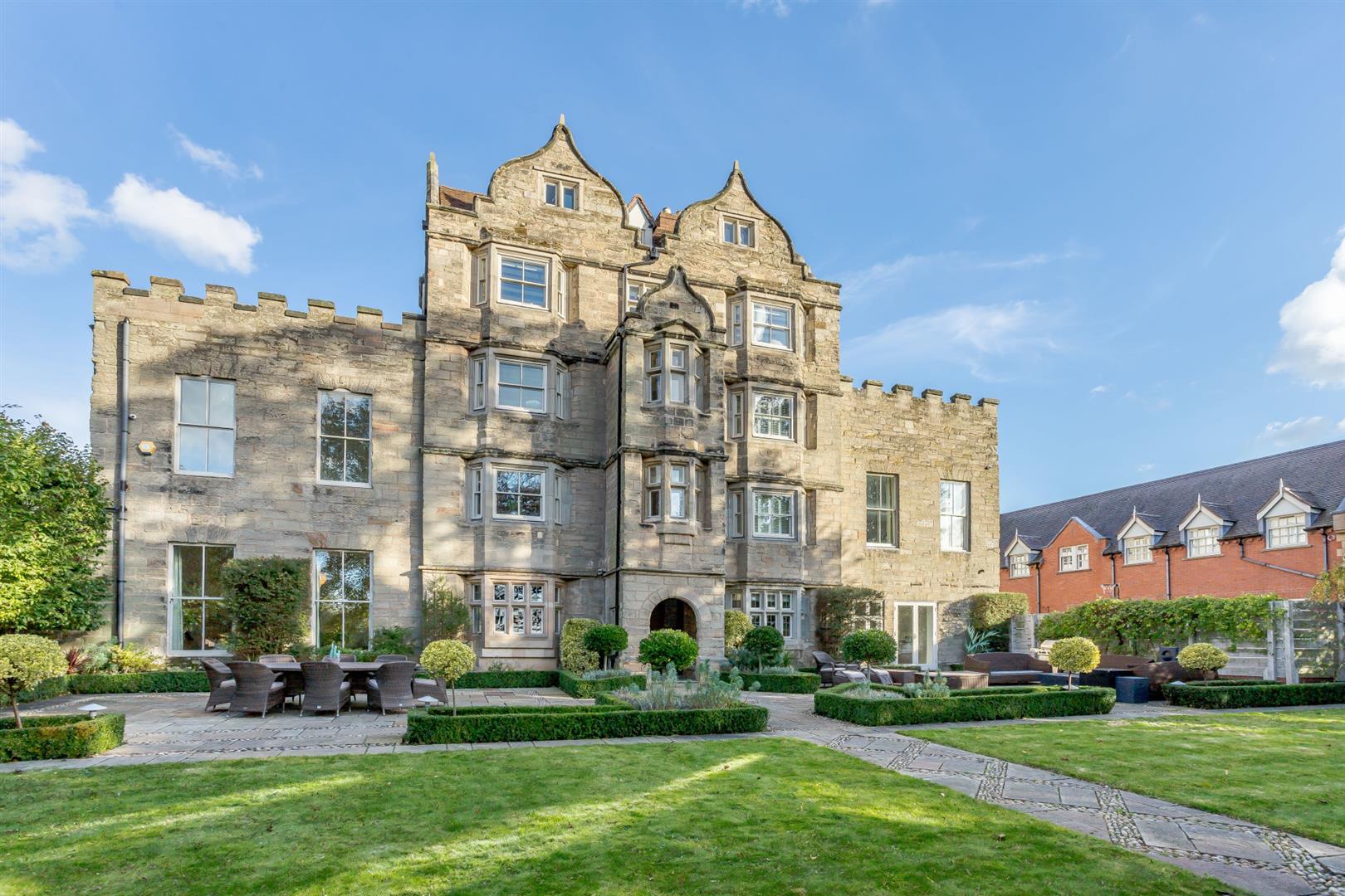 Warwick, Warwickshire, 6 Bedrooms
