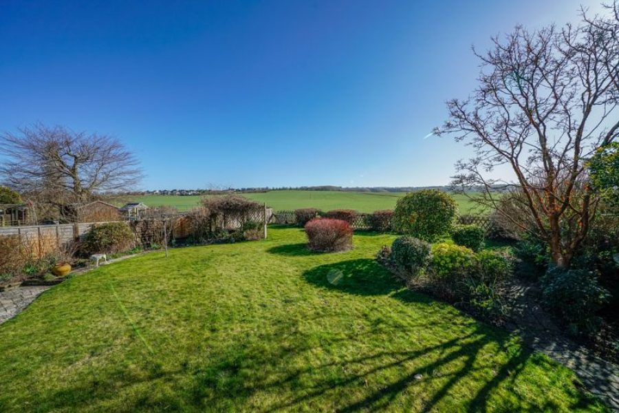 Eaton Bray & Totternhoe Area Guide Fine & Country