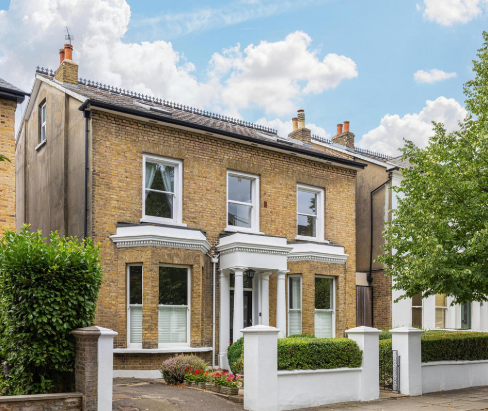 Ealing Gem: Elegant Family Home Awaits