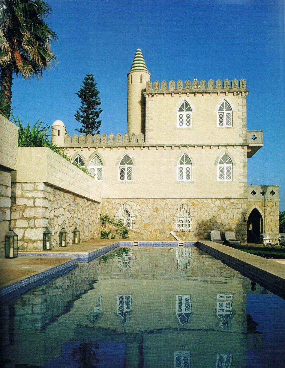 Haunted home in Cascais: the legend of the little blind girl