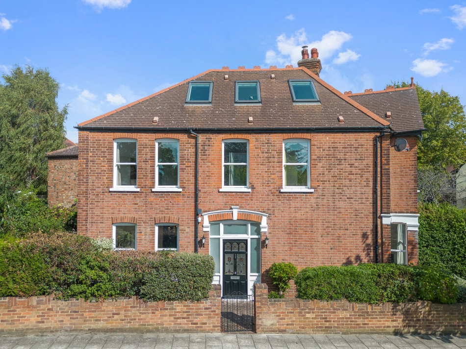 What’s the Ealing housing market doing; 6 February 2024? Fine & Country