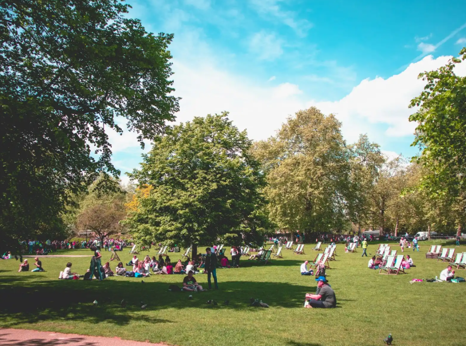 Evaluating neighbourhood amenities before buying