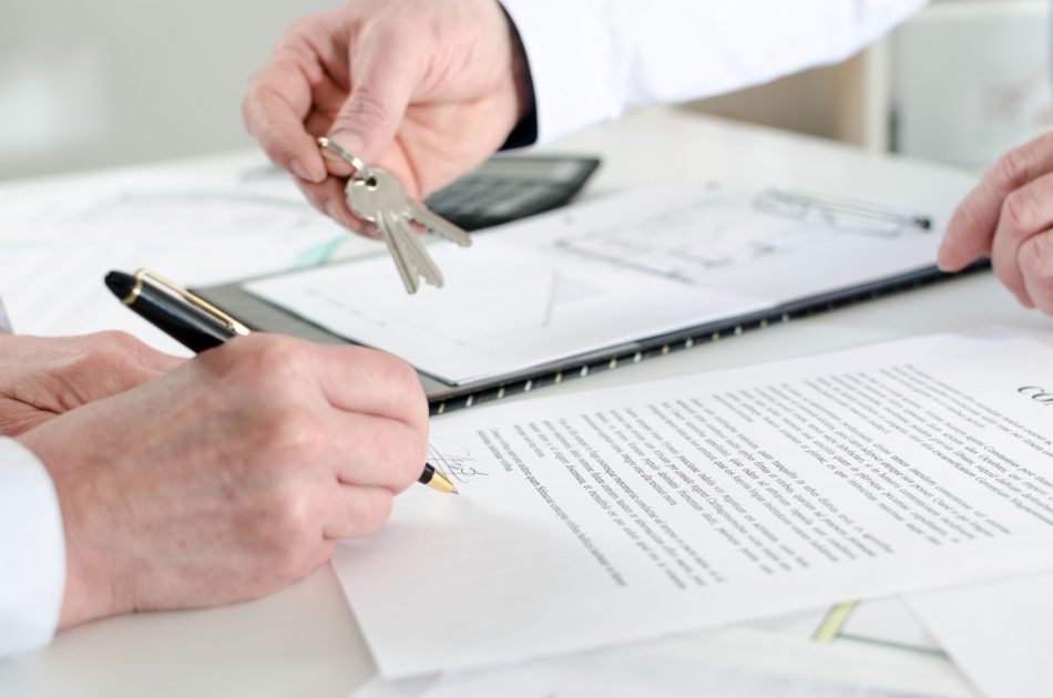 Top questions to ask an agent before signing a contract
