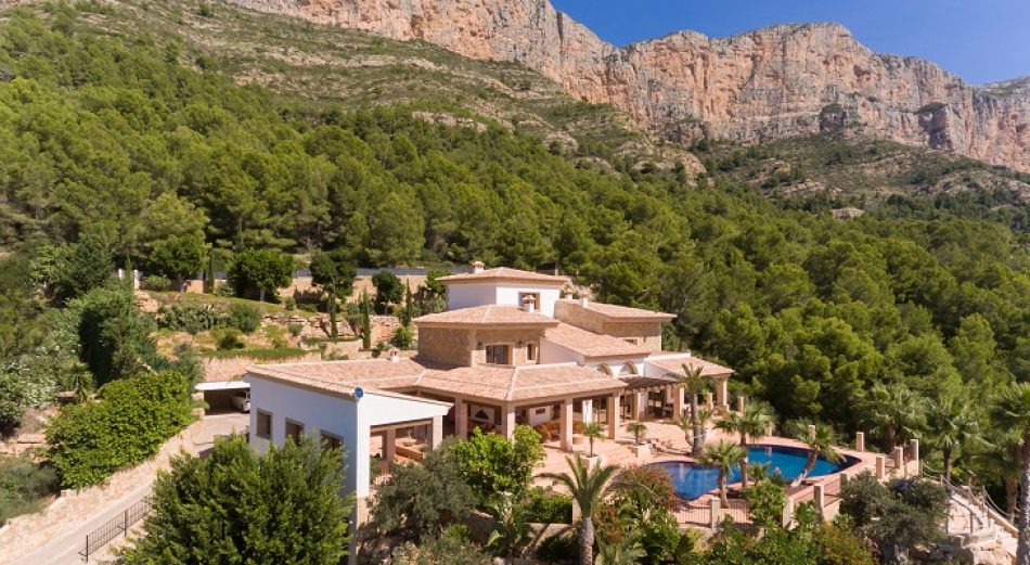 Top 10 Hillside Havens from Around the World