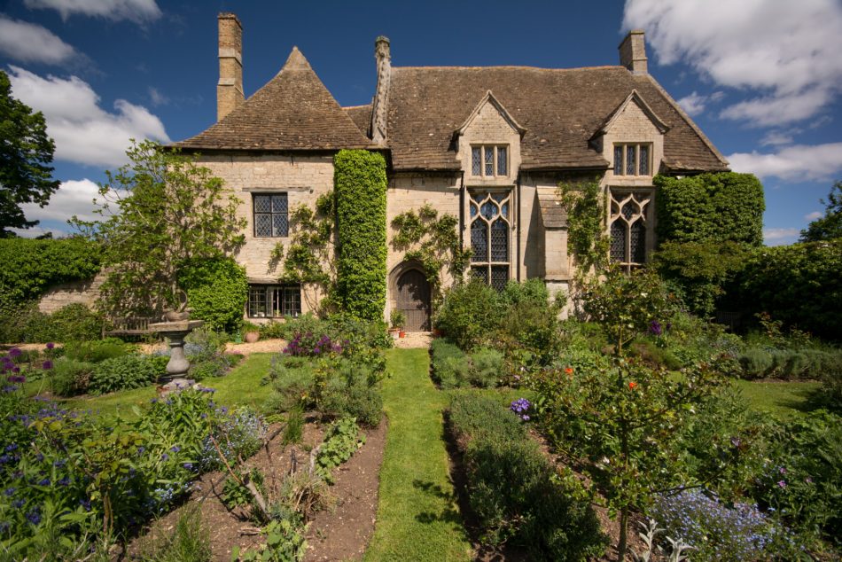 Selling Strategy: How to Make Your Home Stand Out This Autumn