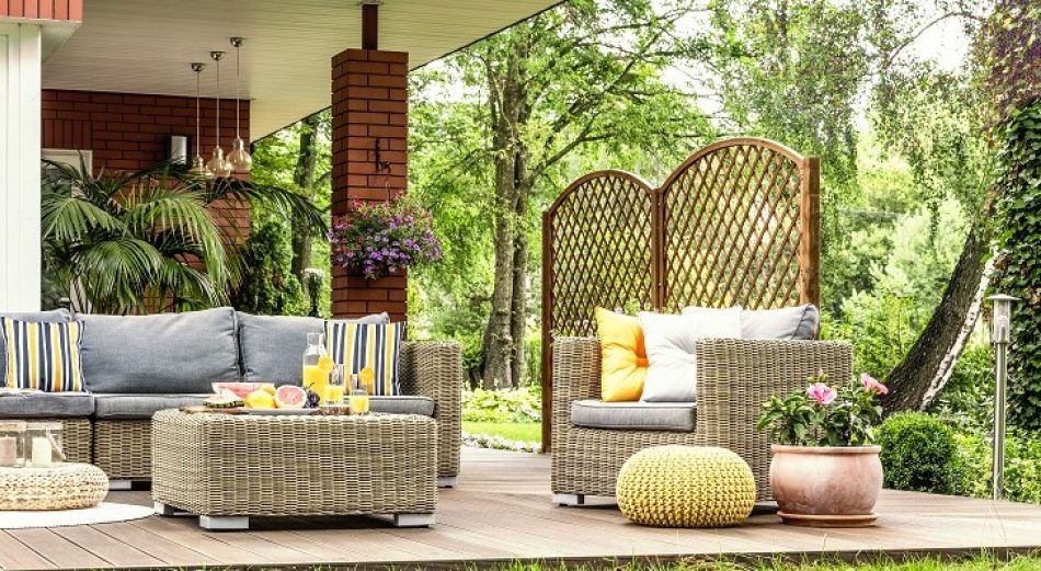 Garden Gatherings: Outdoor Styling Tips