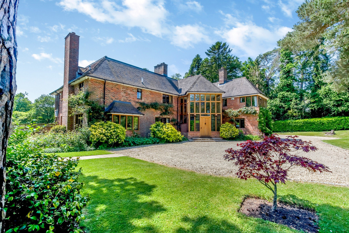 Top 15 commuter homes within an hour of London | Fine & Country