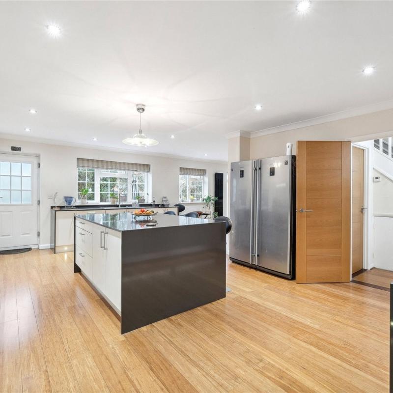 Detached House for sale with 5 bedrooms, Gloucester Drive, Staines