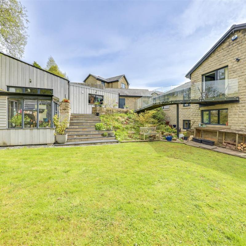 Detached House for sale with 7 bedrooms, Park View Close, Rawtenstall