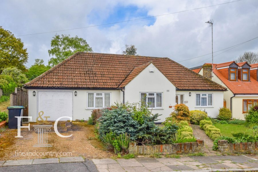 Detached Bungalow for sale with 3 bedrooms, Crews Hill, Enfield Fine