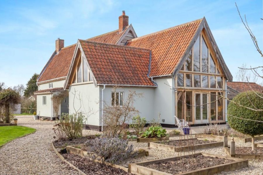 Detached House for sale with 4 bedrooms, Carleton Rode Fine & Country