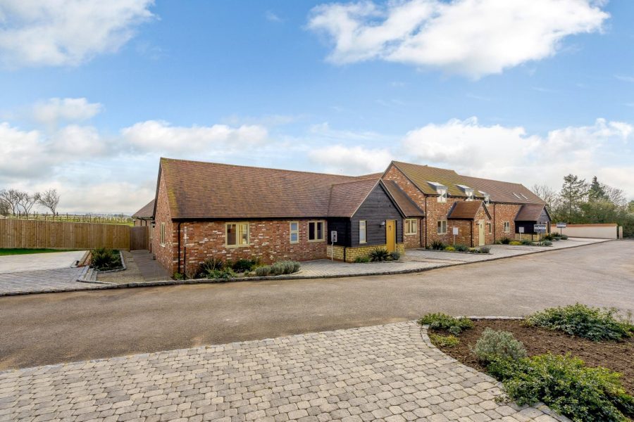 Barn Conversion for sale with 4 bedrooms, Lower Pollicott, Bucks Fine