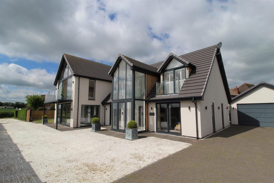 Detached House for sale with 4 bedrooms, Green Lane, Hyde Lea Fine