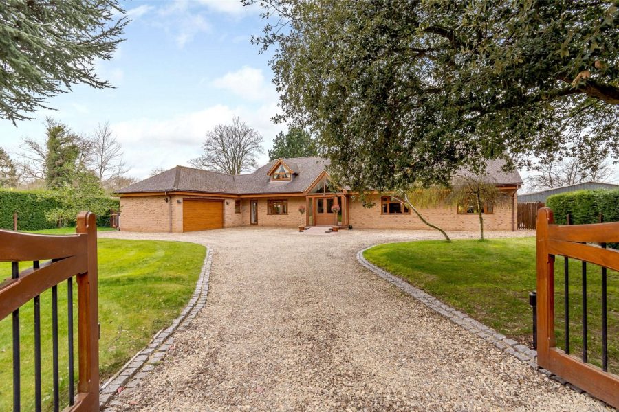 Detached House for sale with 5 bedrooms, Ash Road, Hartley Fine & Country