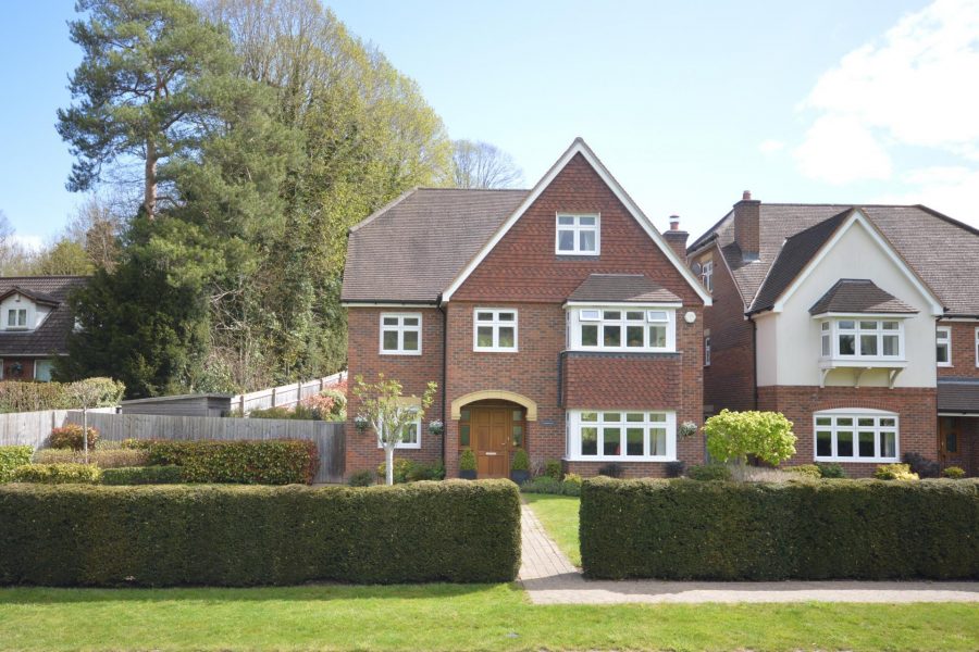 Detached House for sale with 6 bedrooms, Outwood Lane, Chipstead Fine & Country