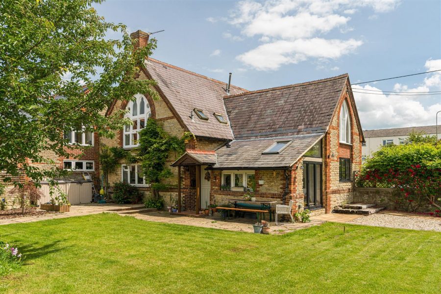 Character Property for sale with 3 bedrooms, Crockwell Close, Bicester