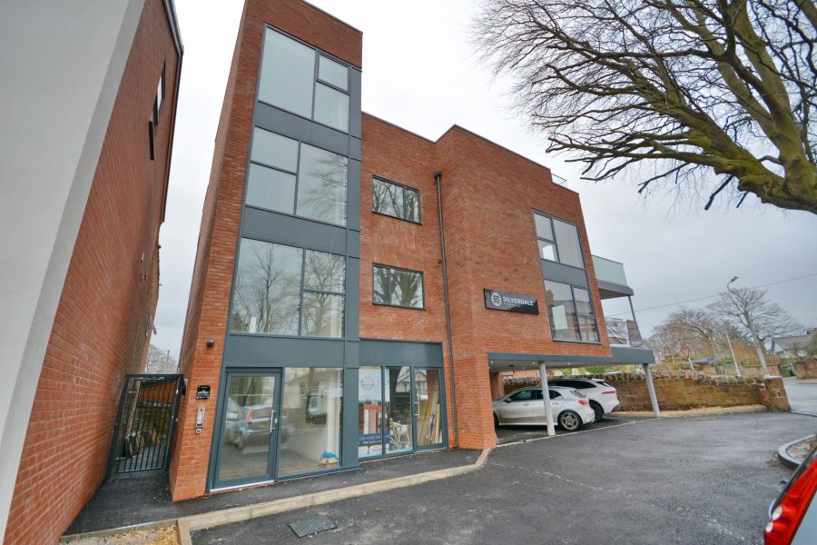 Apartment for sale with 2 bedrooms, Penthouse, Heswall Fine & Country