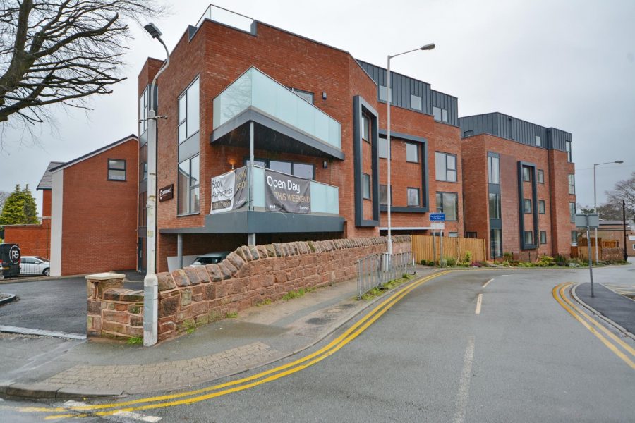 Apartment for sale with 2 bedrooms, Mount Avenue, Heswall Fine & Country