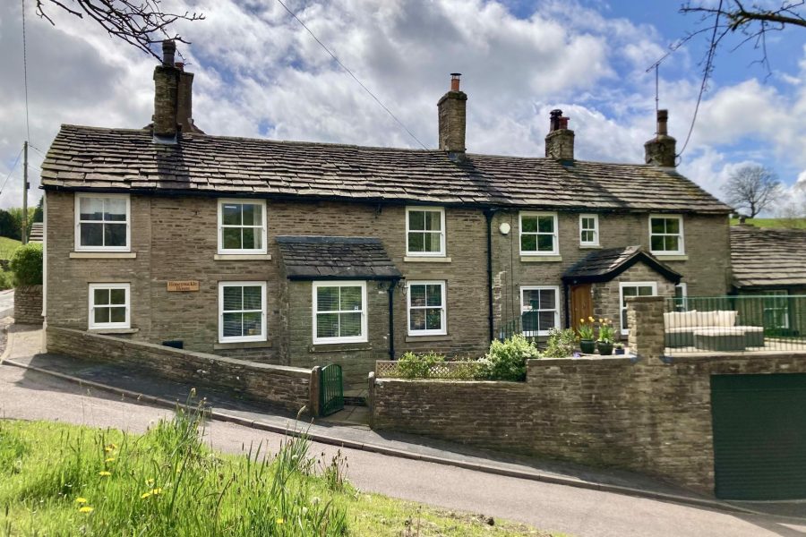 House for sale with 4 bedrooms, Mount Pleasant, Rainow Fine & Country