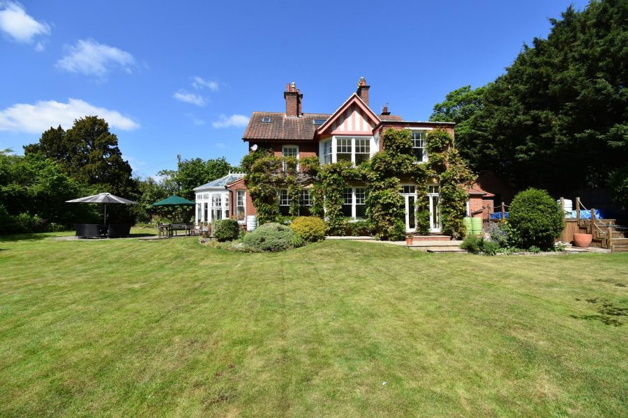 Detached House for sale with 5 bedrooms, Moorfield Road, Woodbridge