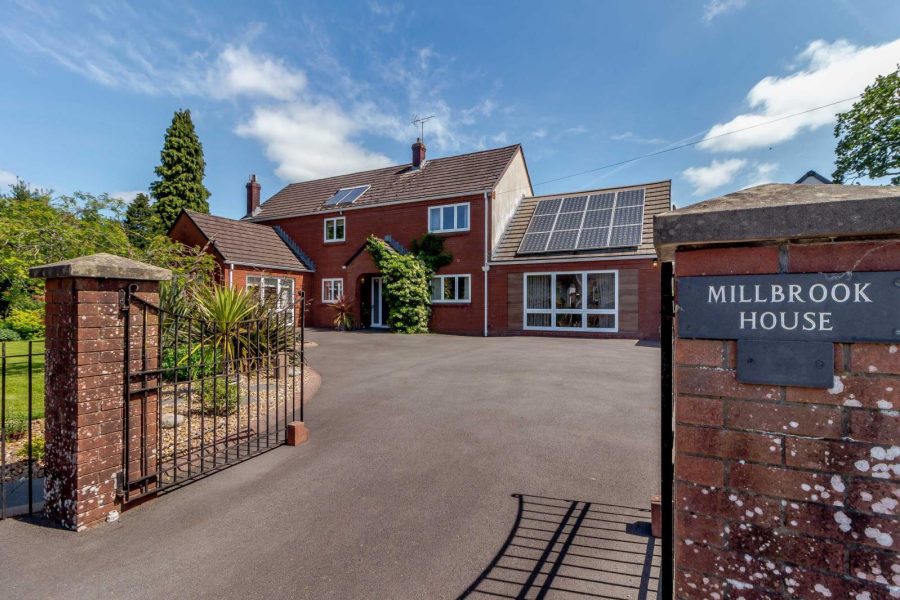 Detached House for sale with 5 bedrooms, Maryport Street, Usk Fine