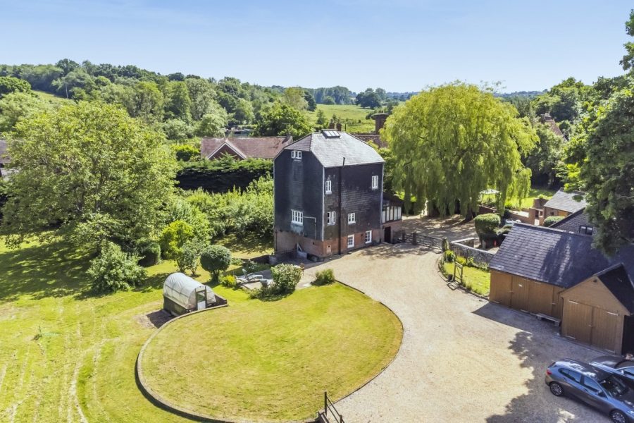 Detached House for sale with 4 bedrooms, Station Road, Buxted Fine & Country