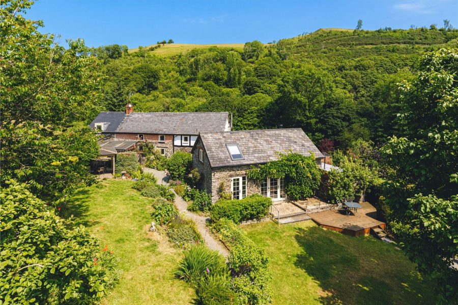 Detached House for sale with 5 bedrooms, Llanfechain, Powys Fine