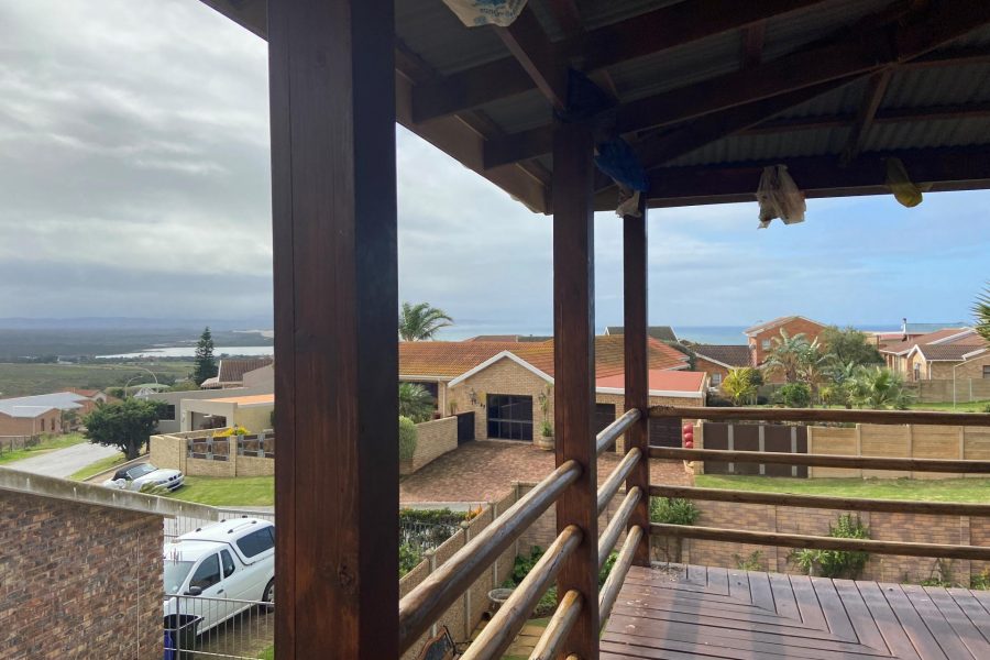 House for sale with 5 bedrooms, Wavecrest, Jeffreys Bay Fine & Country