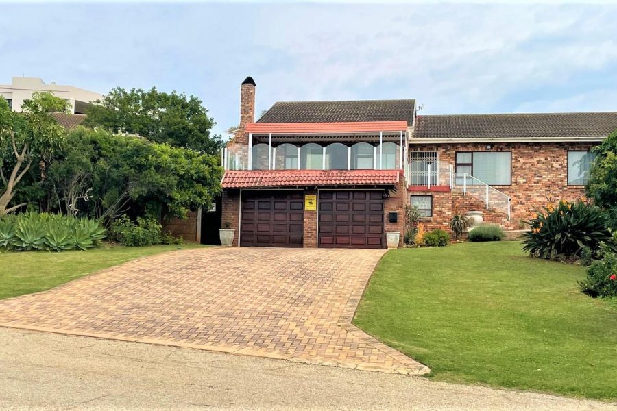 House for sale with 3 bedrooms, Wavecrest, Jeffreys Bay Fine & Country