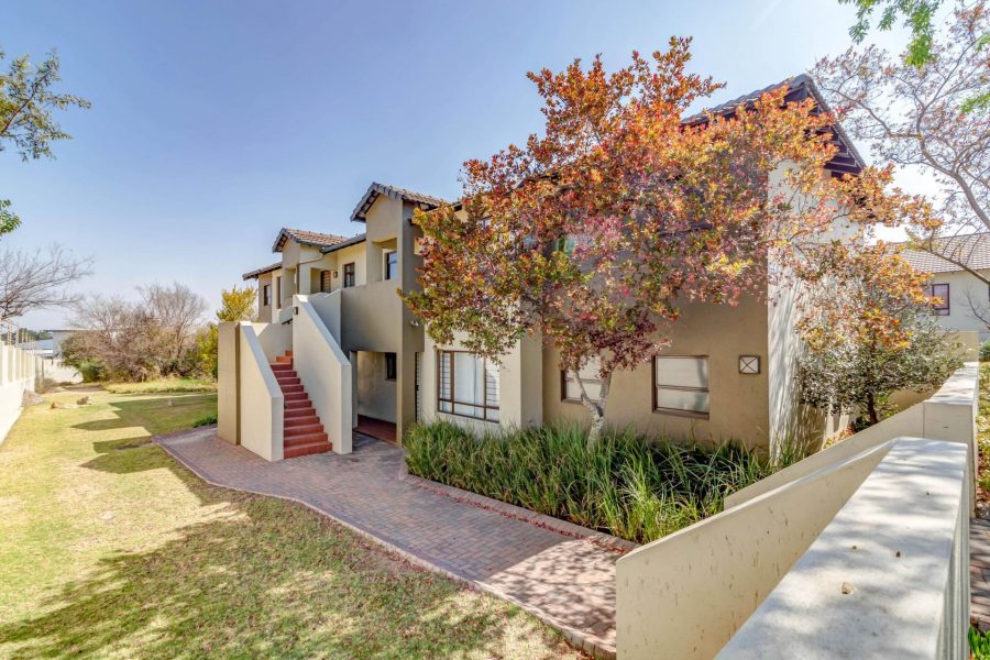 Apartment for sale with 3 bedrooms, Maroeladal, Randburg Fine & Country