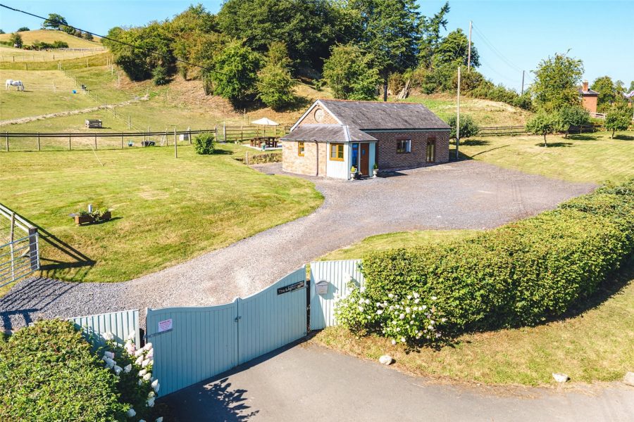 Detached House for sale with 1 bedroom, Green Lane, Abermule Fine & Country