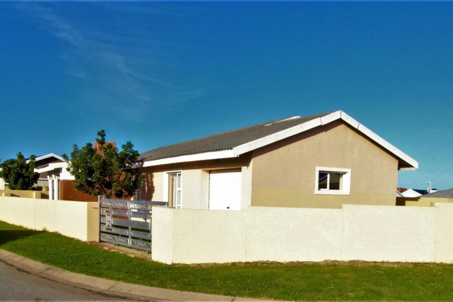 House for sale with 3 bedrooms, Fountains Estate, Jeffreys Bay Fine