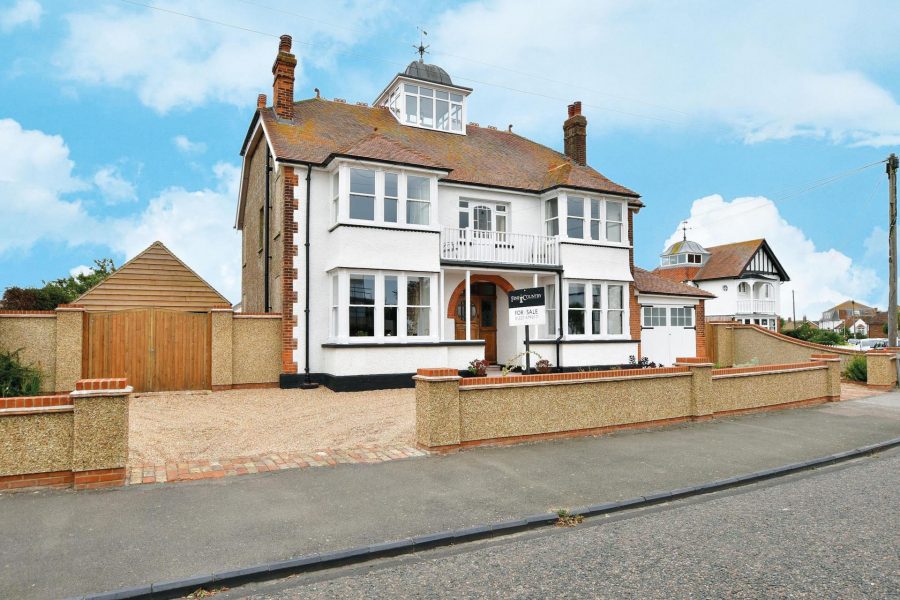 Detached House for sale with 6 bedrooms, Grand Drive, Herne Bay Fine