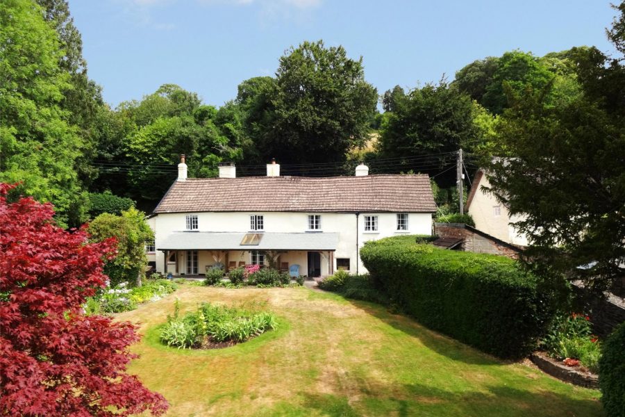 Detached House for sale with 4 bedrooms, Jury Road, Dulverton Fine