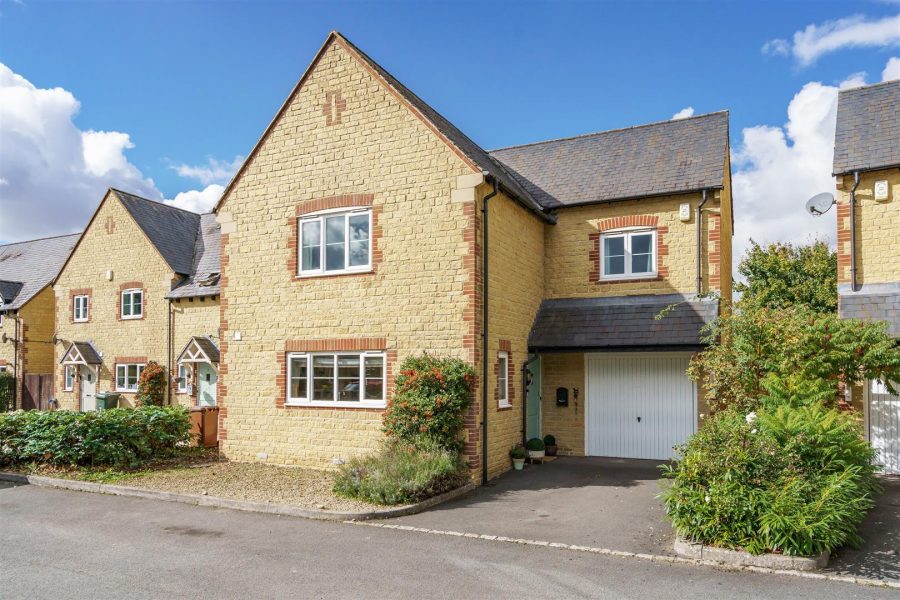 Detached House for sale with 4 bedrooms, The Crossway, Ardley Fine