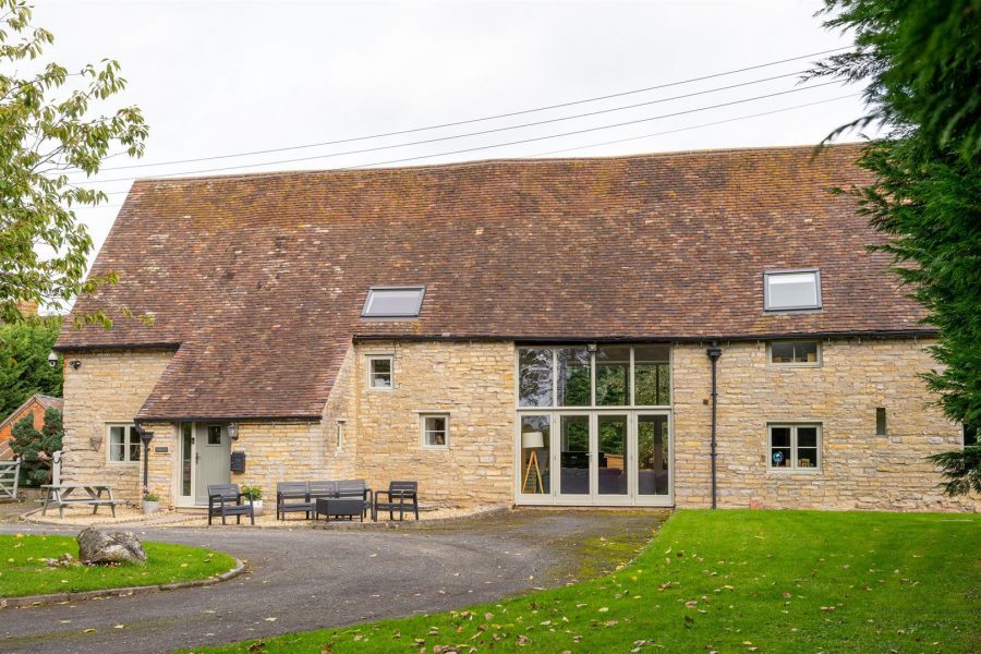 Character Property for sale with 7 bedrooms, Upton Snodsbury, Worcester