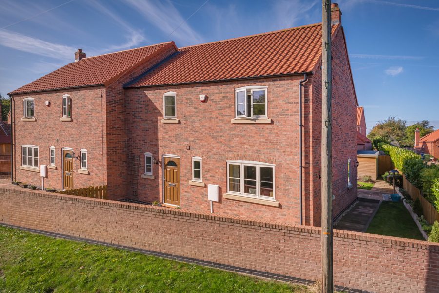 SemiDetached House for sale with 3 bedrooms, Chestnut Court, Normanton