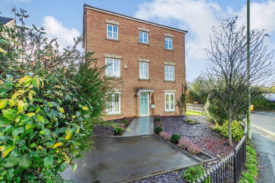 Detached House for sale with 5 bedrooms, Shadow Wood Drive, Miskin Fine & Country