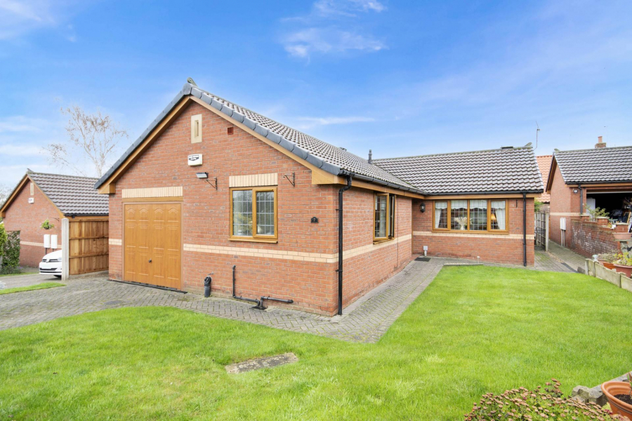 Detached Bungalow for sale with 3 bedrooms, 2 Rockcliffe Close