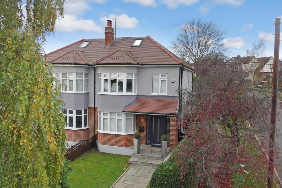 SemiDetached House for sale with 5 bedrooms, Dukes Avenue, Theydon