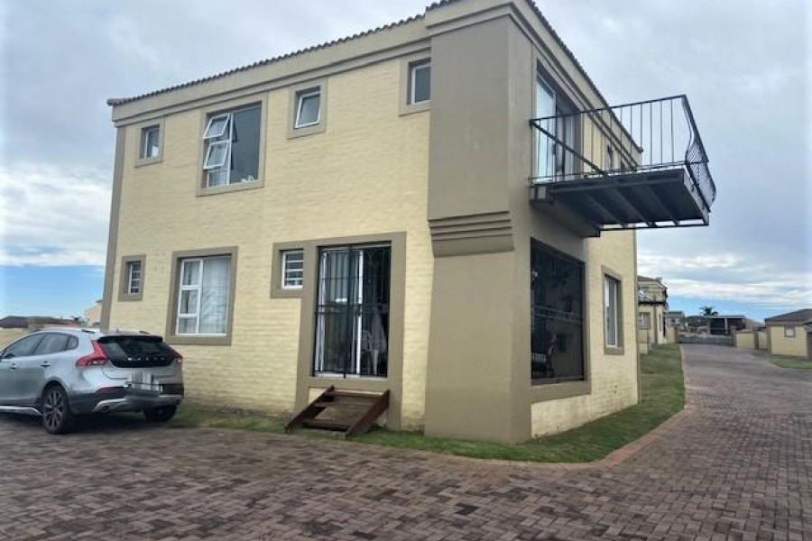 Townhouse for sale with 3 bedrooms, Wavecrest, Jeffreys Bay Fine
