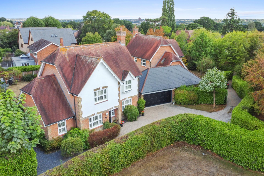 Detached House for sale with 4 bedrooms, Fairways, Braiswick Fine & Country