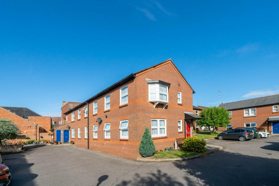 Flat for sale with 1 bedroom, New Place, Redbourn Fine & Country