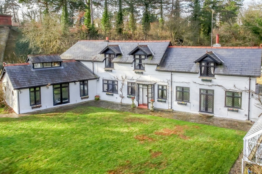 Cottage for sale with 3 bedrooms, Gosshill Road, Chislehurst Fine