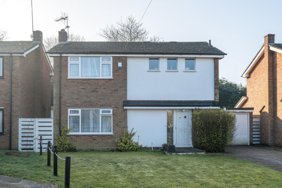 Detached House for sale with 3 bedrooms, Little Heath, Potters Bar