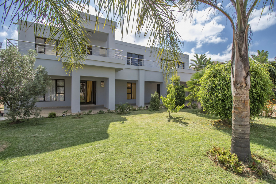 House for sale with 4 bedrooms, Noordwyk, Midrand Fine & Country