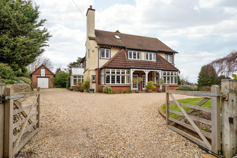 House for sale with 6 bedrooms, Nethern Court Road, Woldingham Fine & Country
