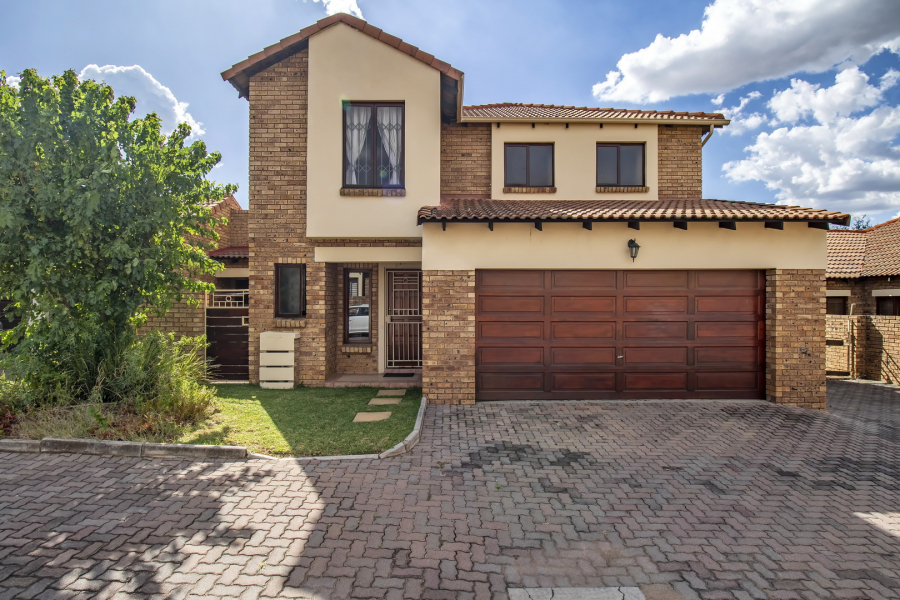 House for sale with 3 bedrooms, Sagewood, Midrand Fine & Country